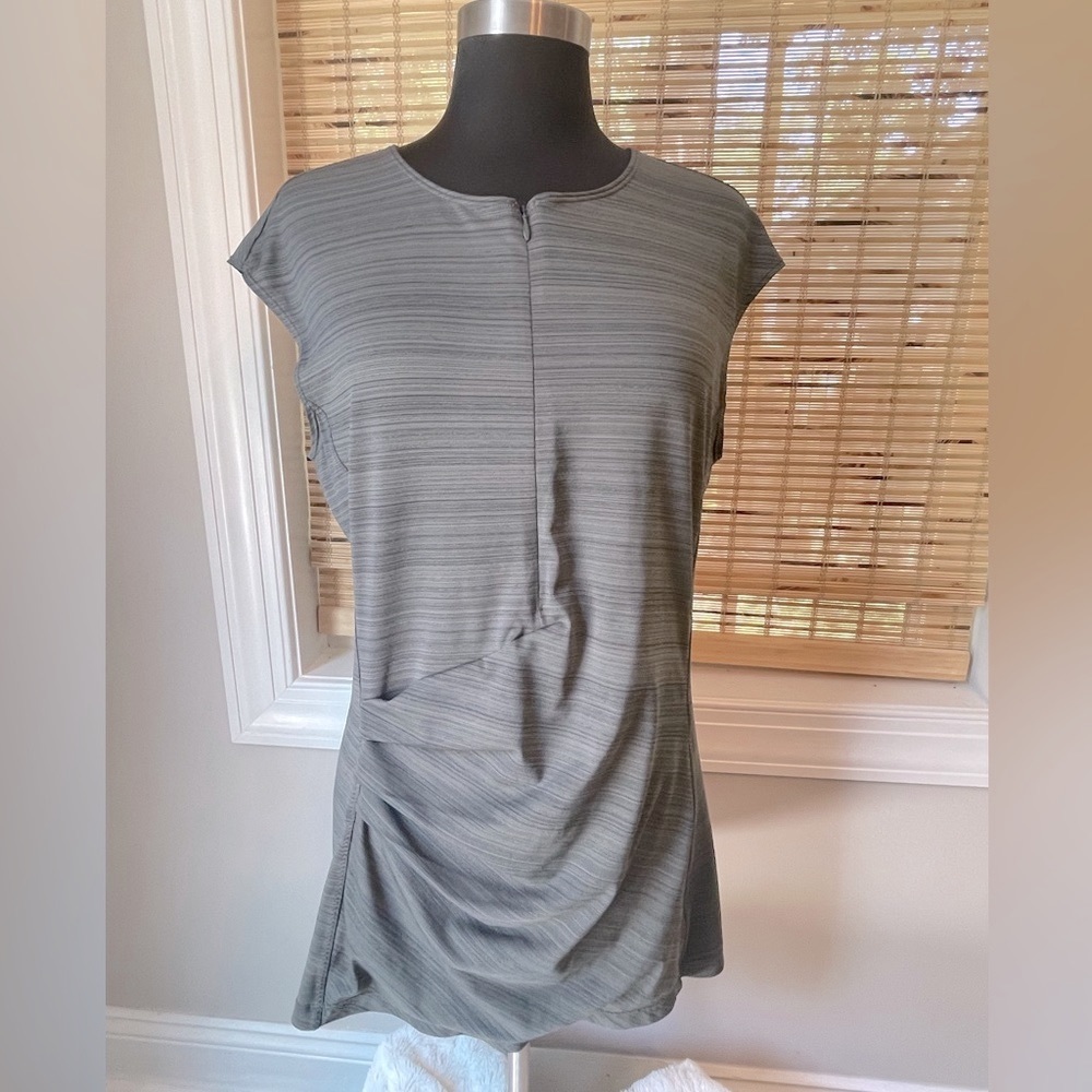 Athleta Lg. Tall Sport Top with Zippered Pocket